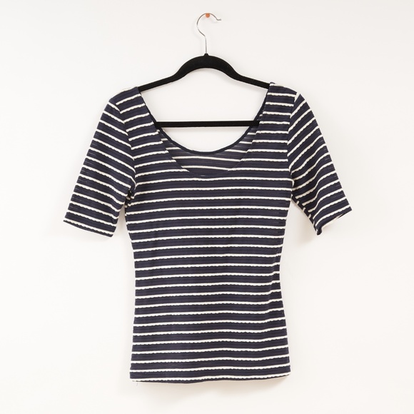 Sunday in Brooklyn size small - Picture 2 of 2